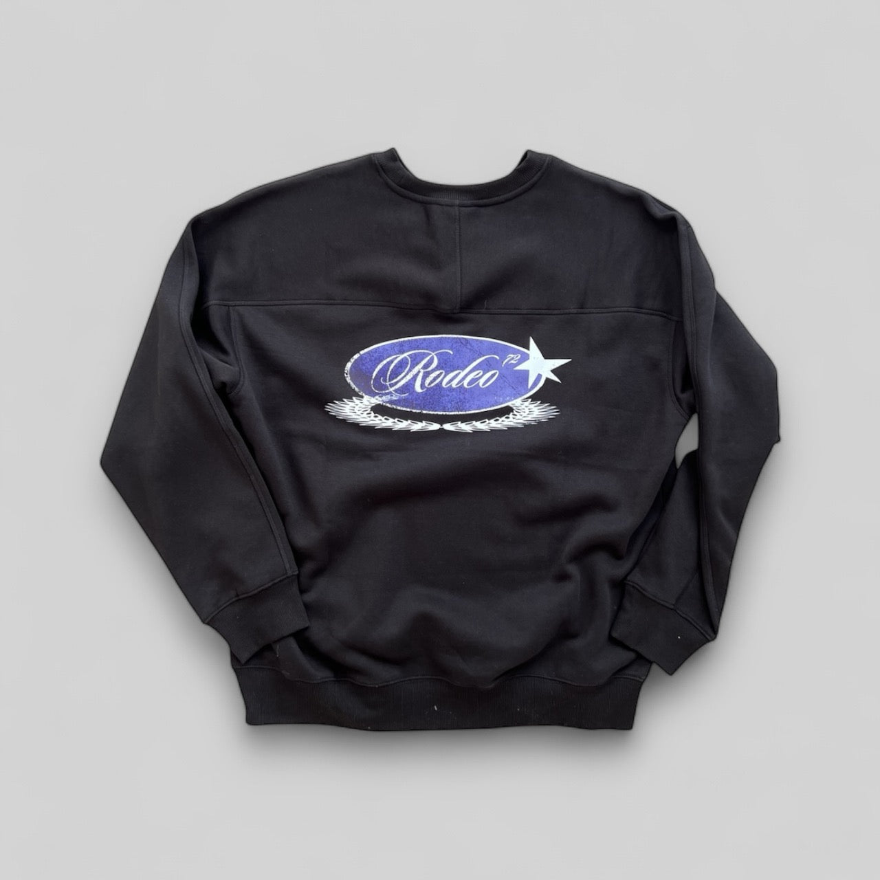 RODEO SEVEN TWO EMBLEM LONGSLEEVE TEE